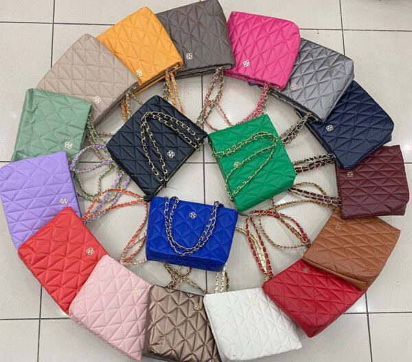 womens-bags-purses-pallet.jpg Women Bags and Purses Pallet – bulk assorted handbags inventory with free shipping