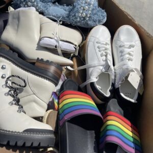 Mixed shoes pallet featuring various styles and sizes